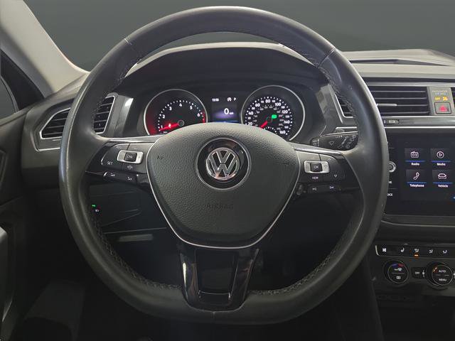 Used 2020 Volkswagen Tiguan SE w/ Panoramic Sunroof Package image 16