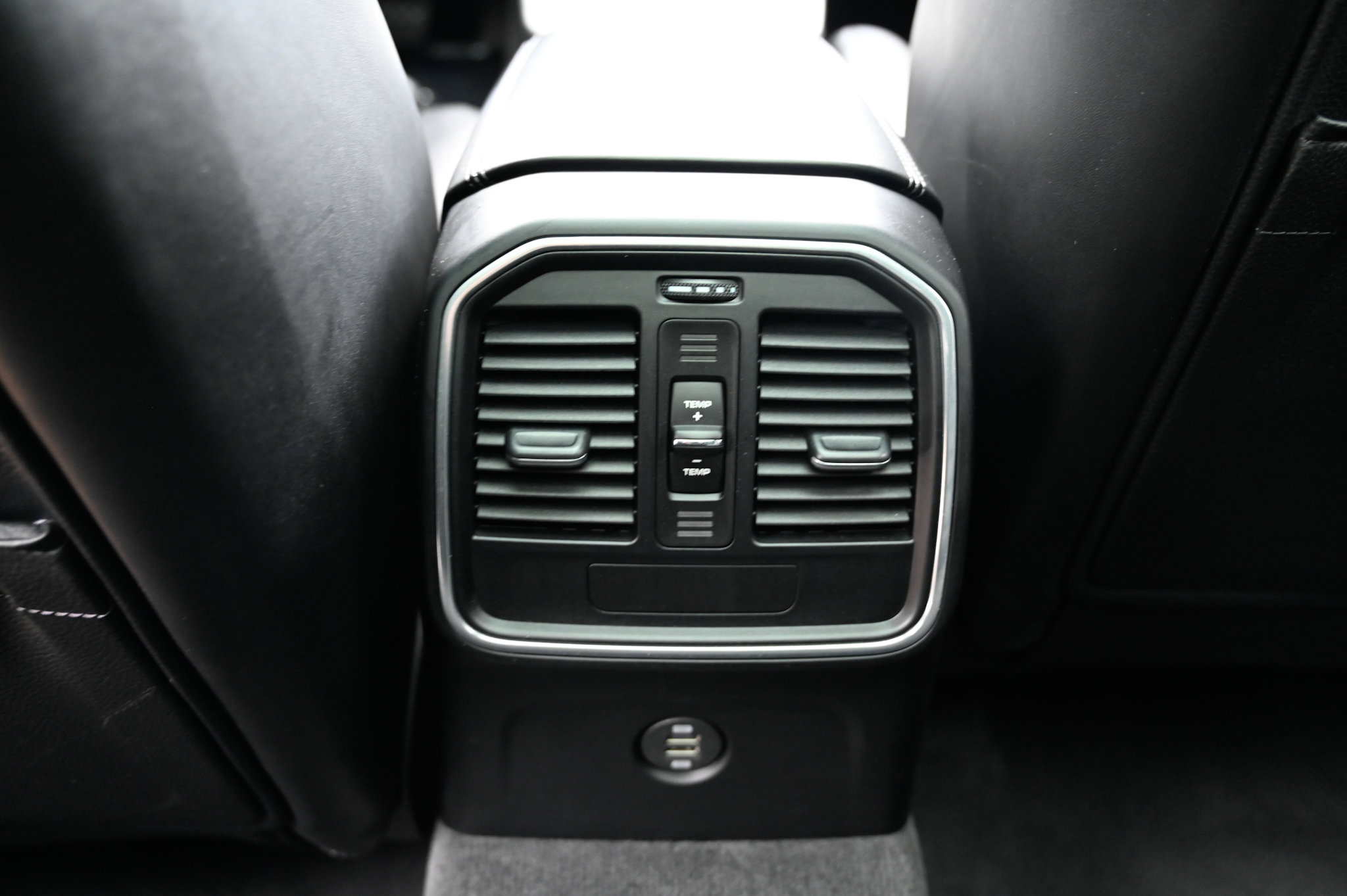 Used 2018 Porsche Macan Turbo image 41