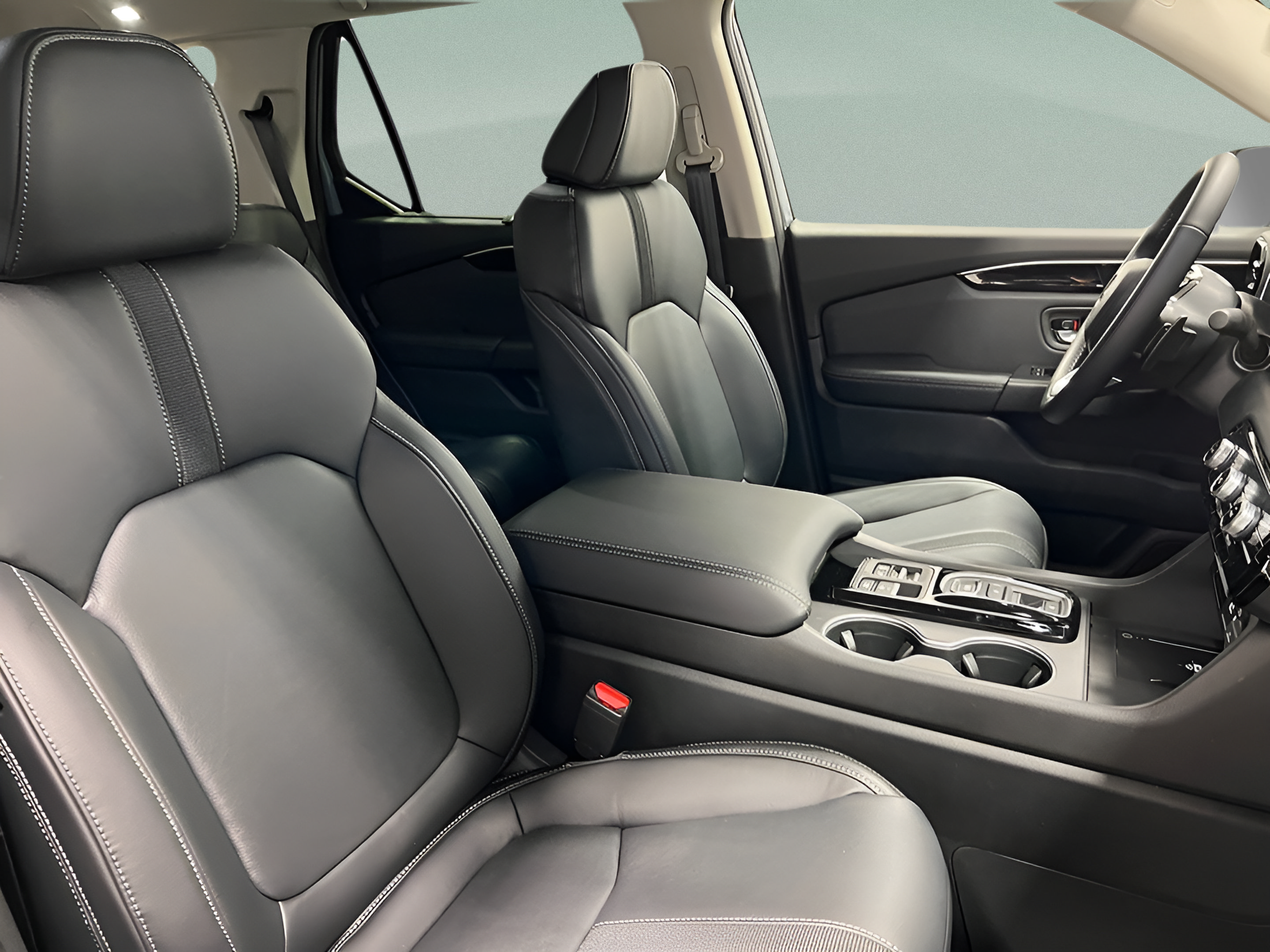 Certified 2025 Honda Pilot Touring image 38