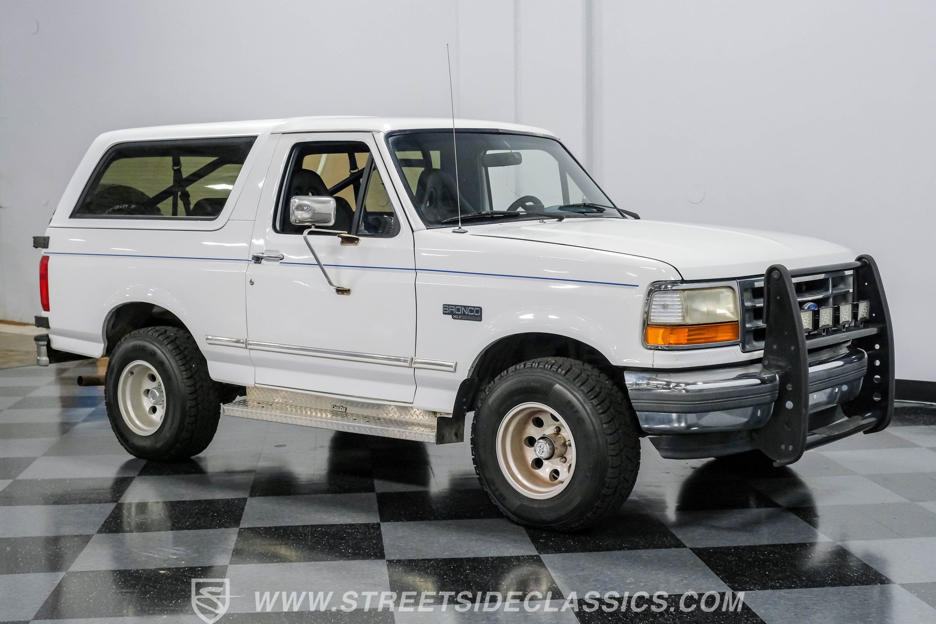 Used 1994 Ford Bronco XLT image 13