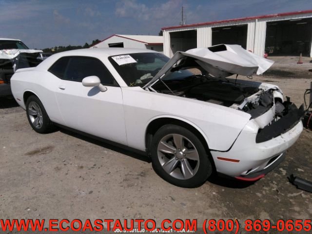 Used 2019 Dodge Challenger SXT image 1