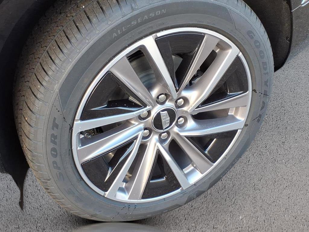 New 2026 Cadillac Vistiq Sport w/ LPO, Floor Liner Package image 9