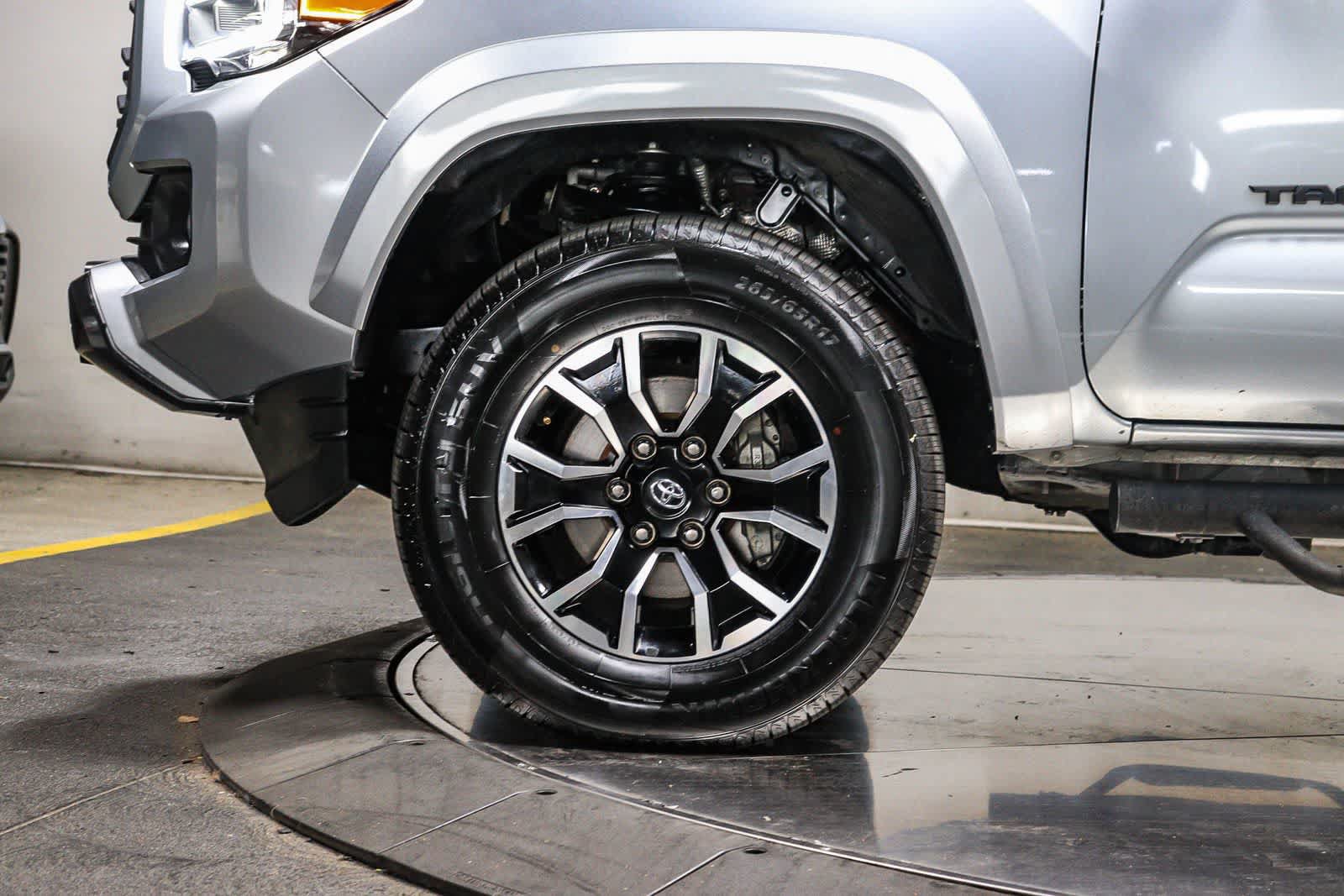 Certified 2022 Toyota Tacoma TRD Sport w/ TRD Premium Sport Package AWD/4WD image 9