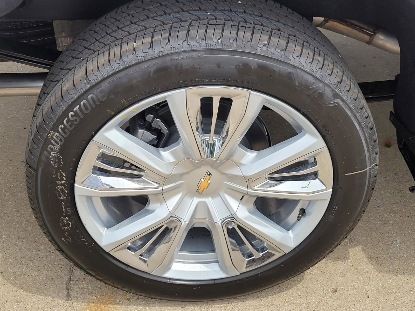 New 2026 Chevrolet Silverado 1500 High Country w/ High Country Premium Package AWD/4WD image 5