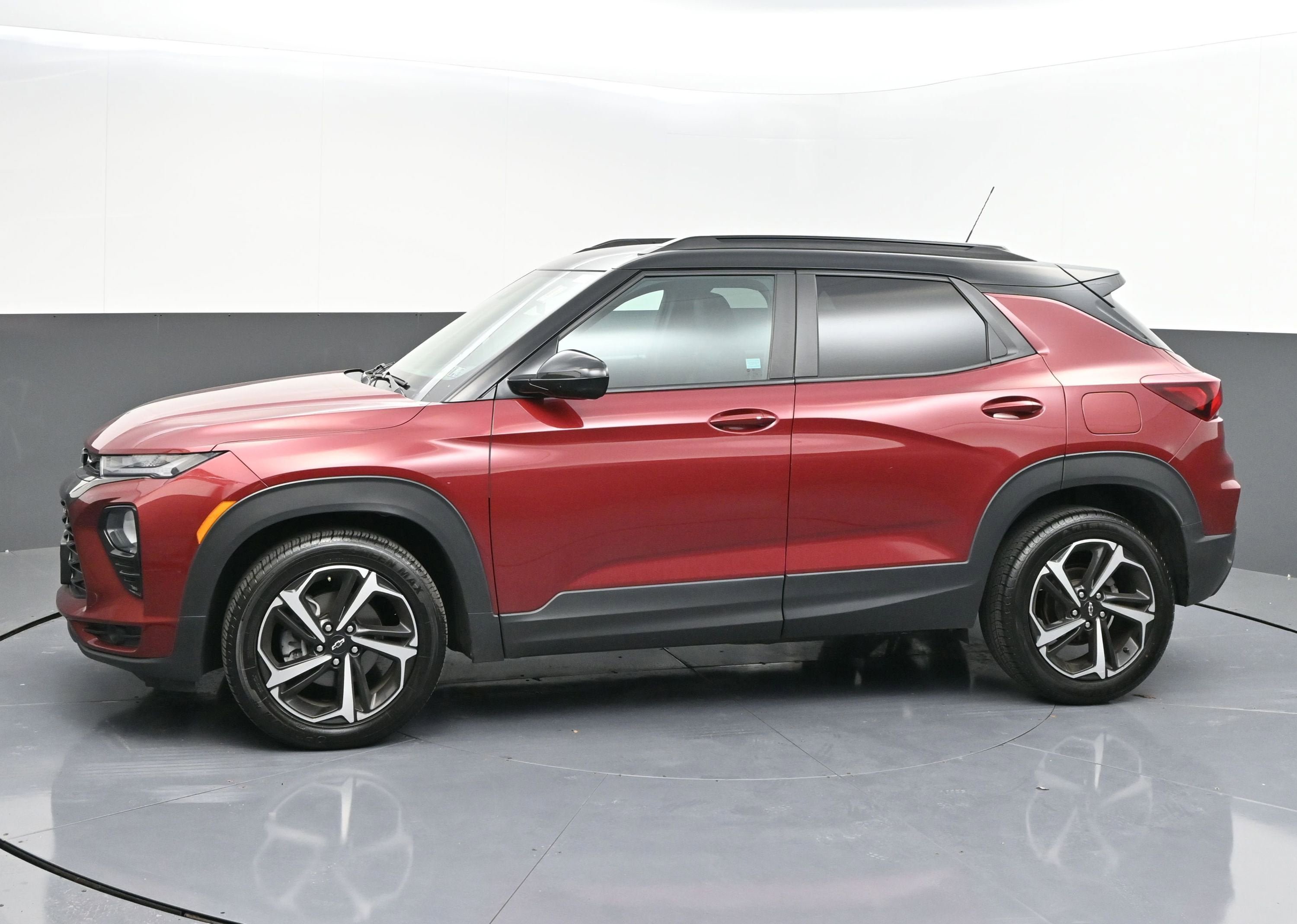 Used 2023 Chevrolet TrailBlazer RS w/ Convenience Package FWD image 4