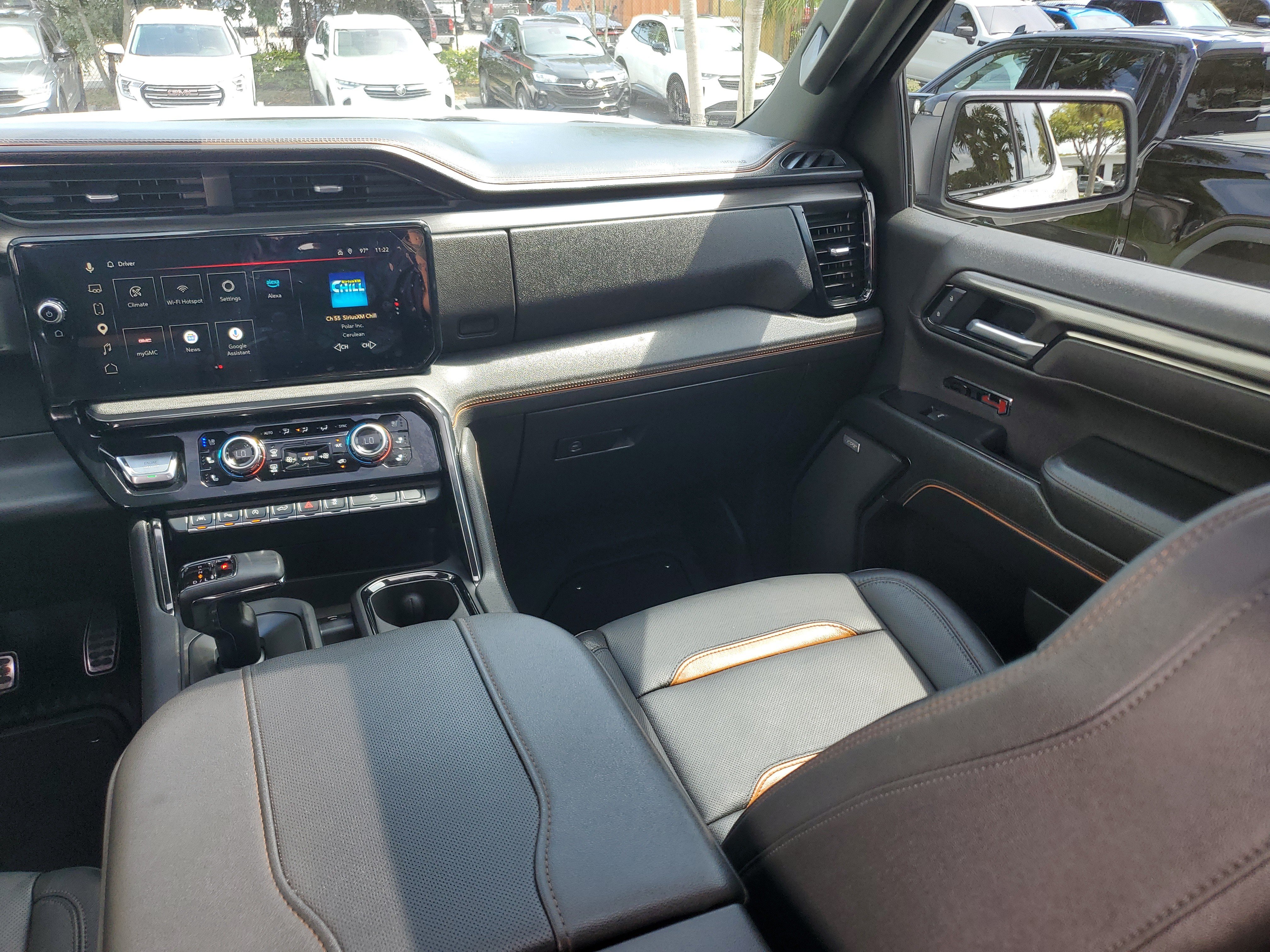 Used 2025 GMC Sierra 1500 AT4 w/ AT4 Premium Package AWD/4WD image 17