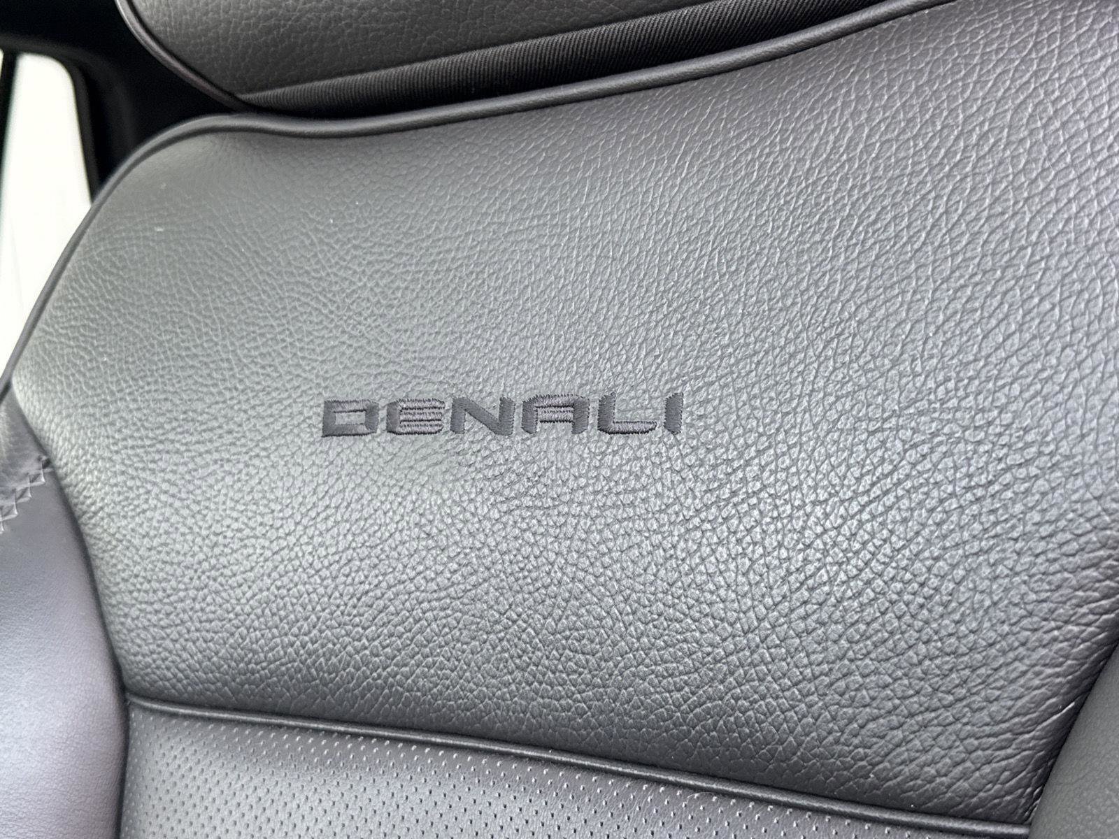 Used 2023 GMC Yukon Denali image 28