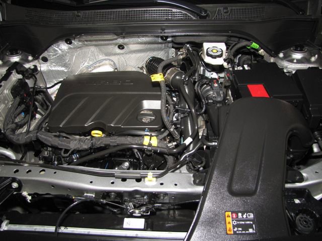 Used 2025 Chevrolet Trax RS w/ Driver Confidence Package image 20