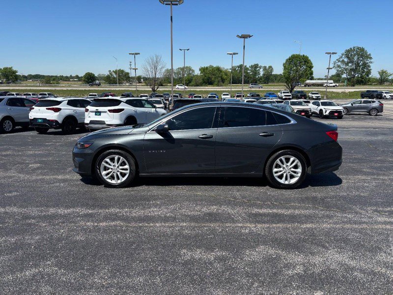 Used 2017 Chevrolet Malibu LT FWD image 2
