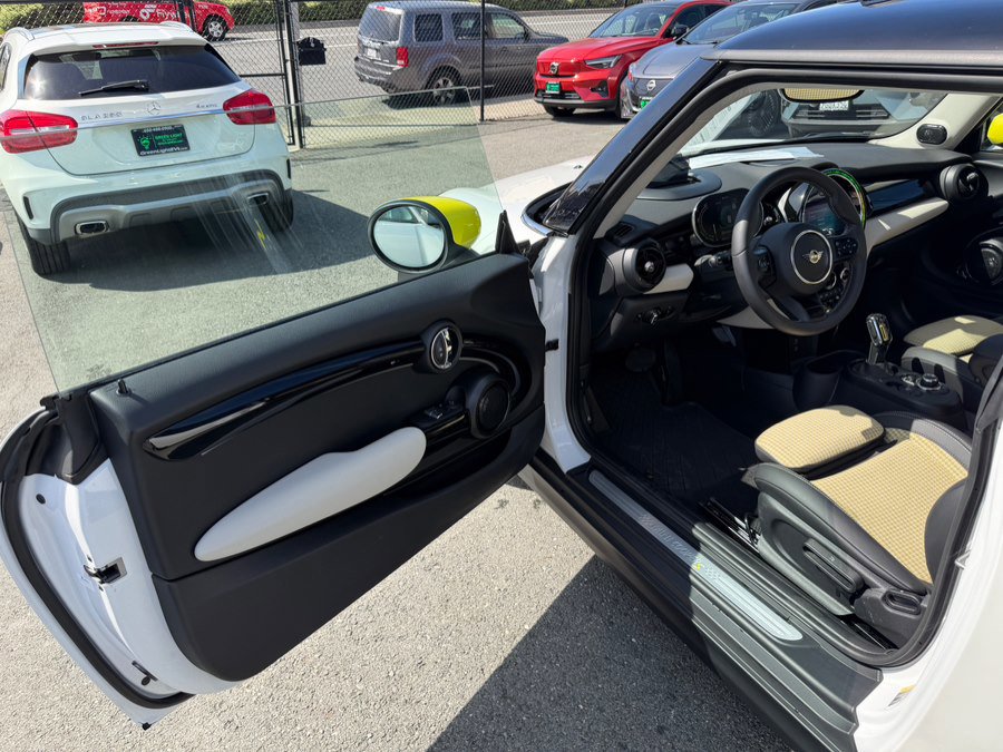 Used 2023 MINI Cooper SE image 9