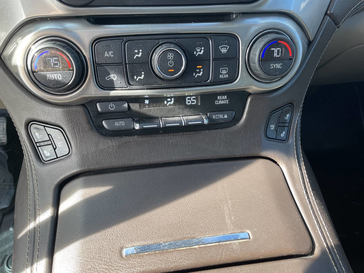 Used 2016 Chevrolet Suburban LTZ AWD/4WD image 27