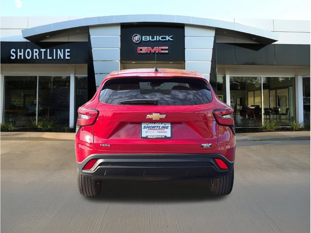 Used 2026 Chevrolet Trax LS FWD image 4