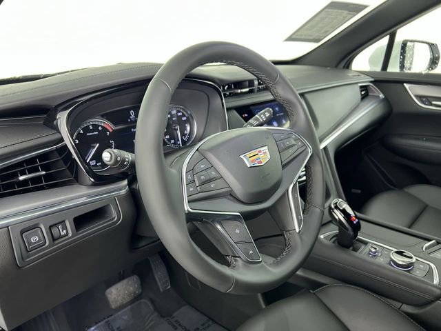 Used 2025 Cadillac XT5 Luxury image 35