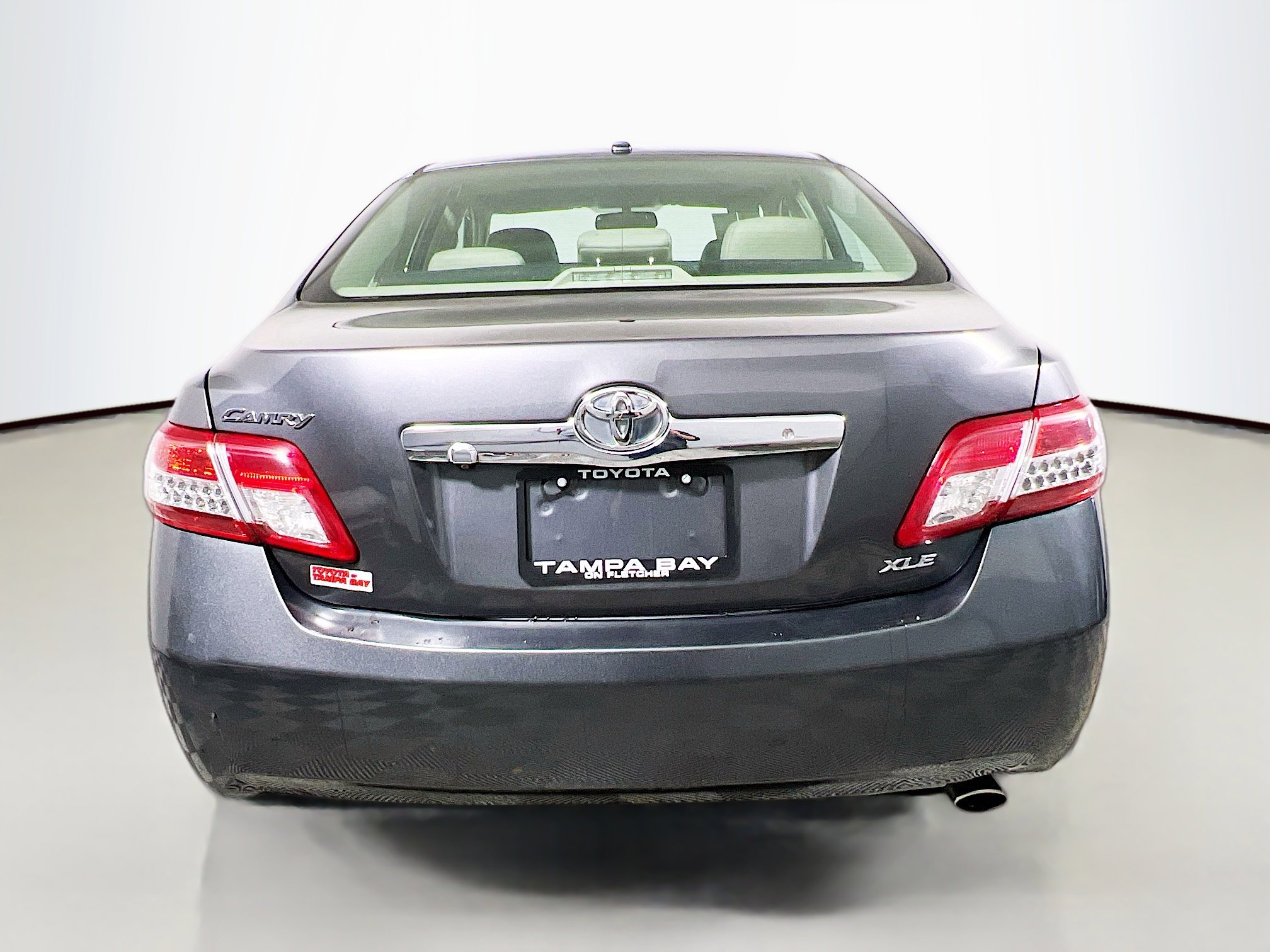 Used 2011 Toyota Camry XLE w/ SE/XLE Extra-Value Pkg image 6