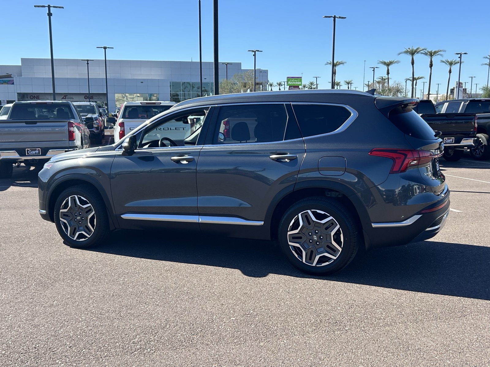 Used 2023 Hyundai Santa Fe Limited FWD image 3