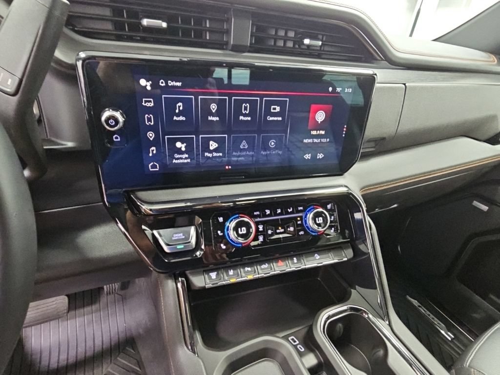 Used 2024 GMC Sierra 2500 AT4 w/ Technology Package AWD/4WD image 15