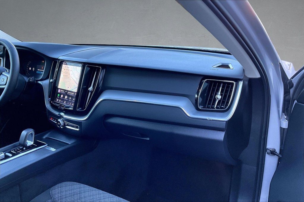 Certified 2023 Volvo XC60 B5 Core AWD/4WD image 26