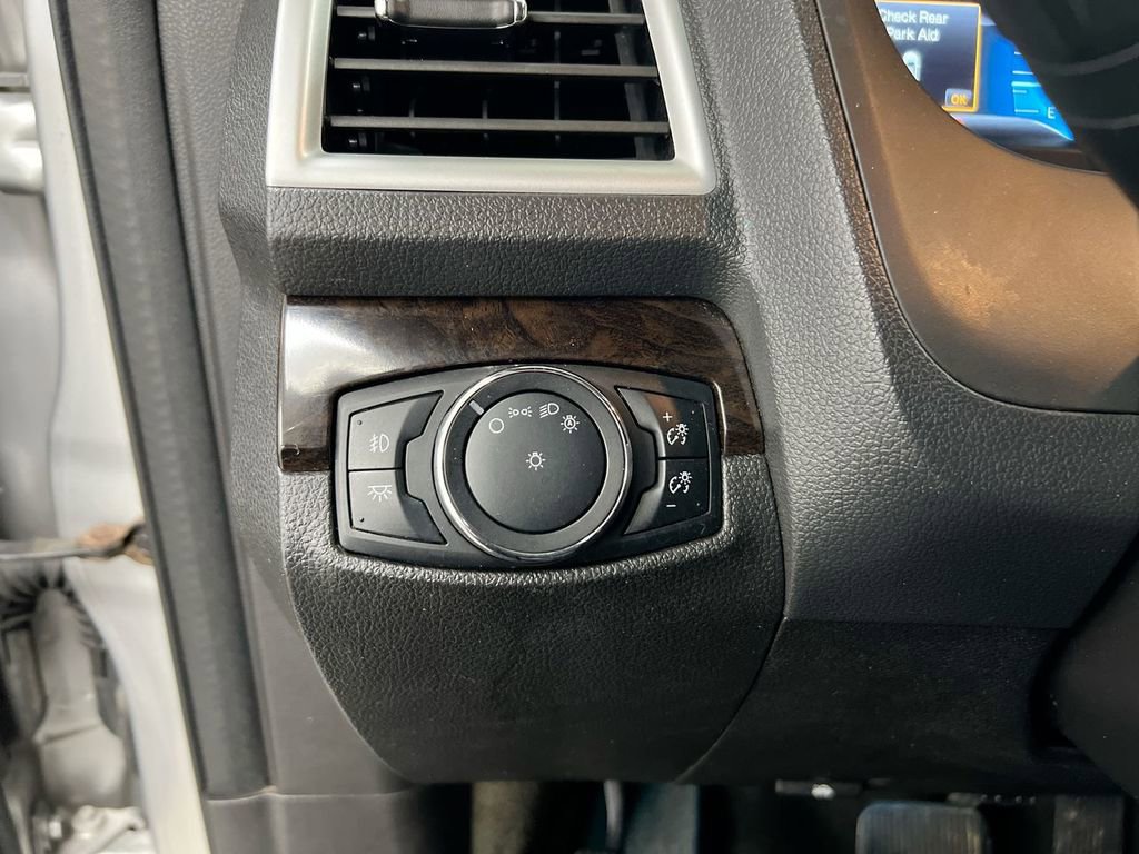 Used 2015 Ford Explorer Limited image 18