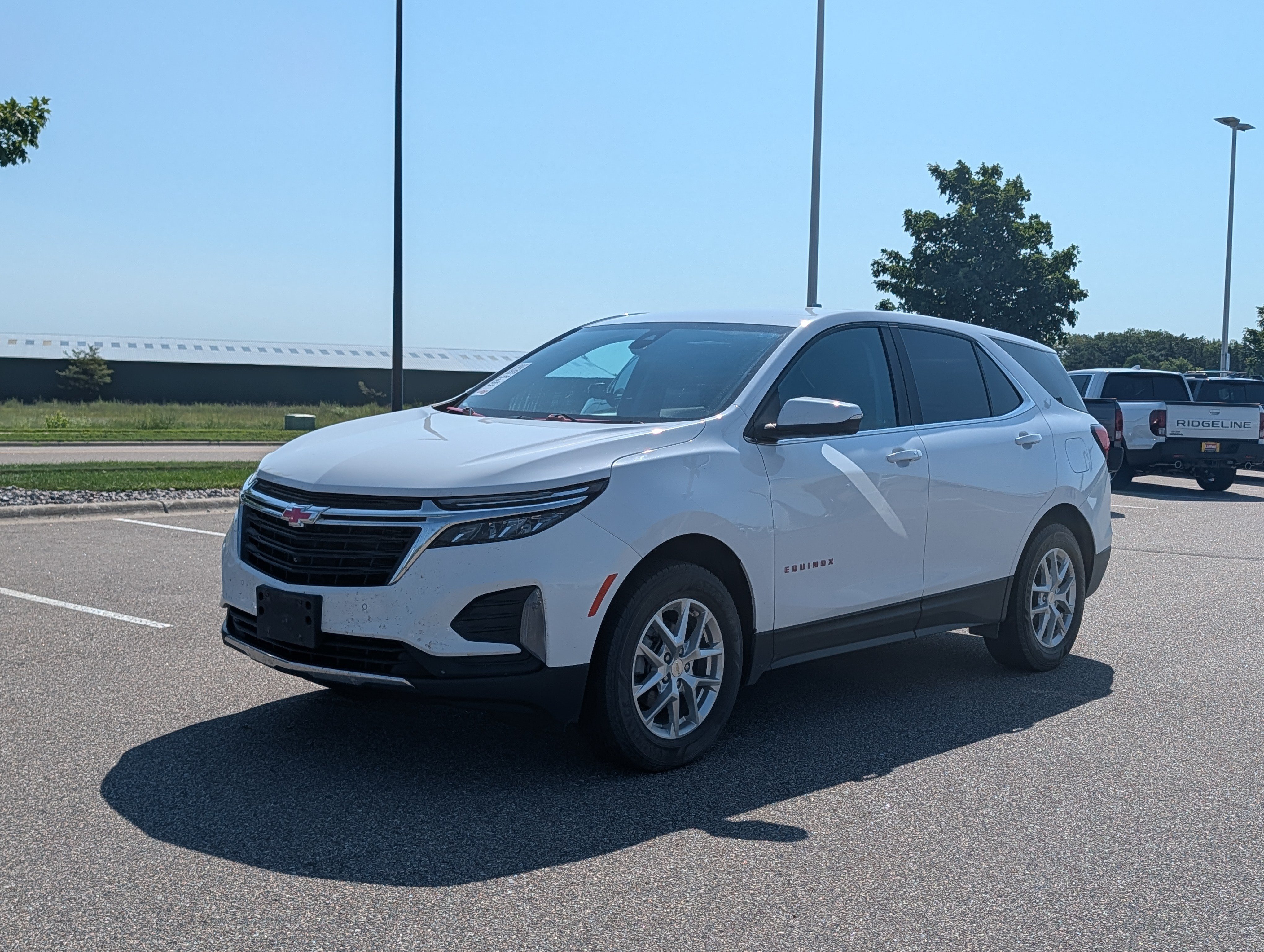 Used 2022 Chevrolet Equinox LT AWD/4WD image 2