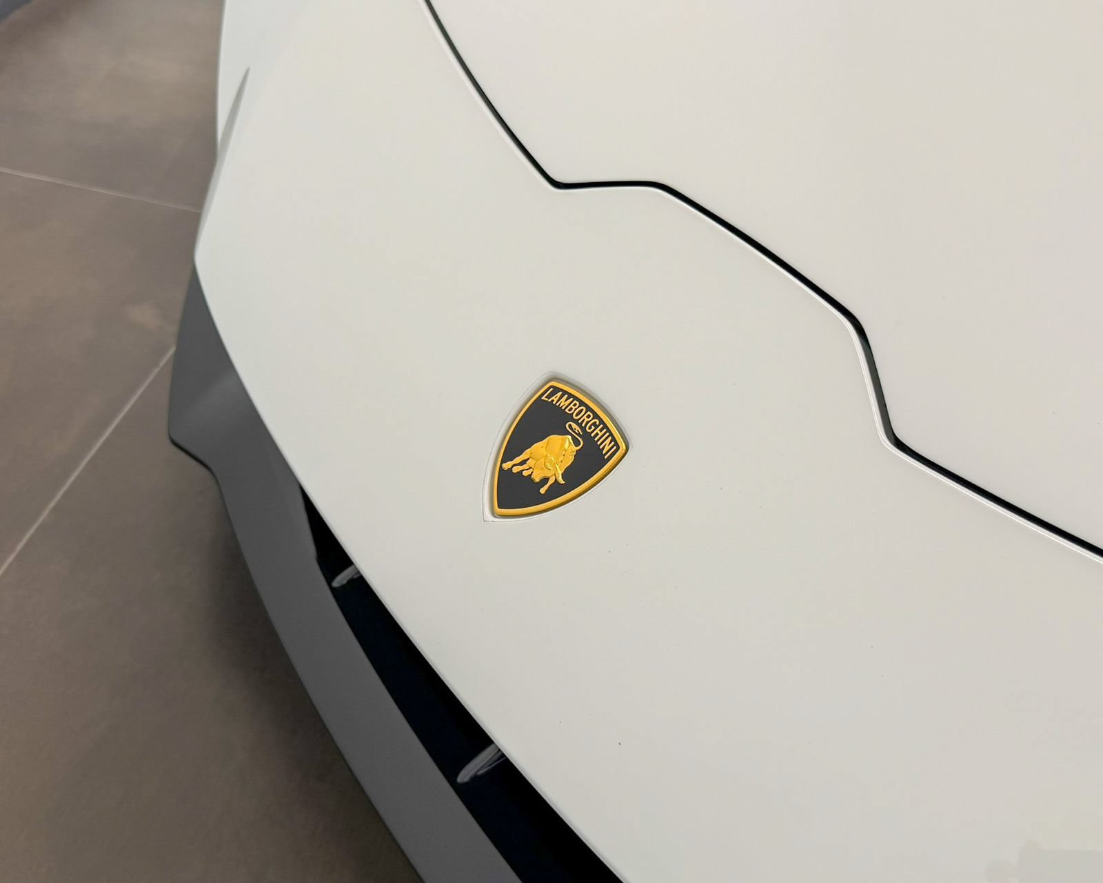 Used 2022 Lamborghini Huracan EVO RWD image 51