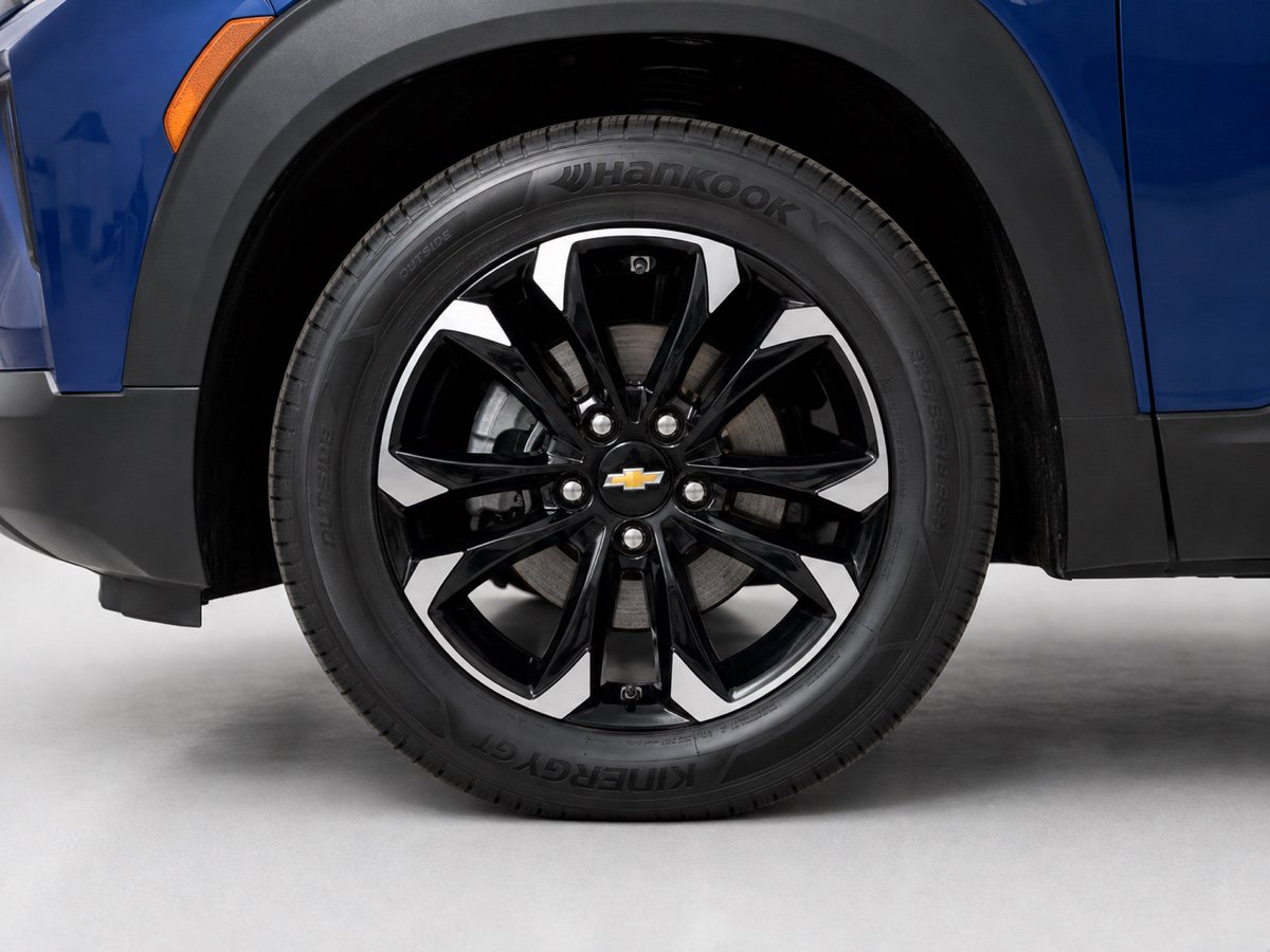Used 2021 Chevrolet TrailBlazer LT w/ Sun and Liftgate Package FWD image 9