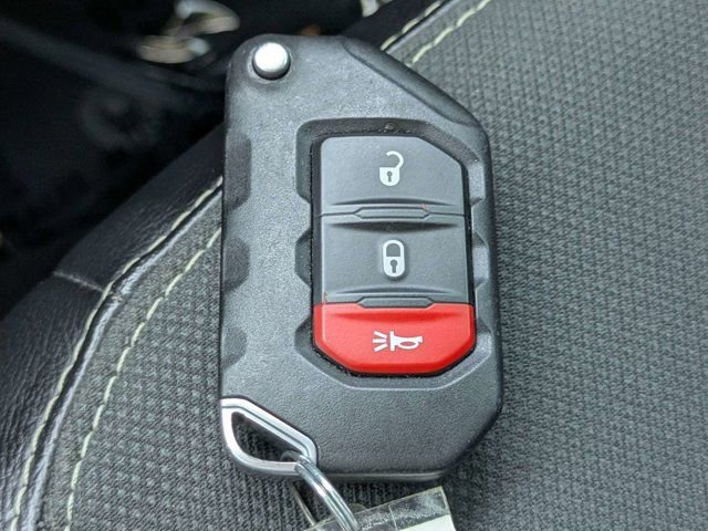 Used 2021 Jeep Wrangler Unlimited Sport image 24