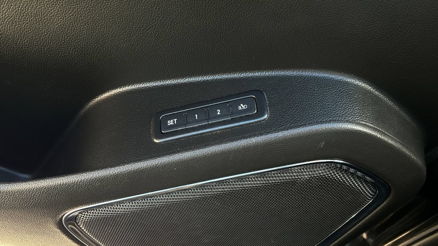 Used 2018 Chevrolet Tahoe Premier AWD/4WD image 27