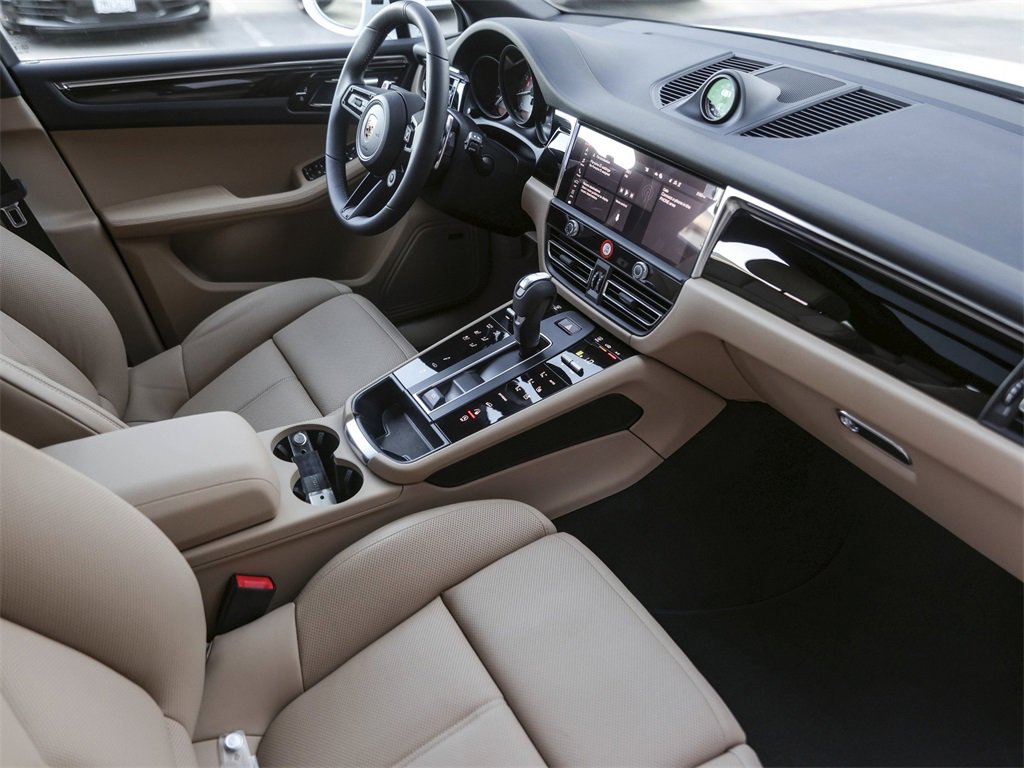 New 2026 Porsche Macan S image 38