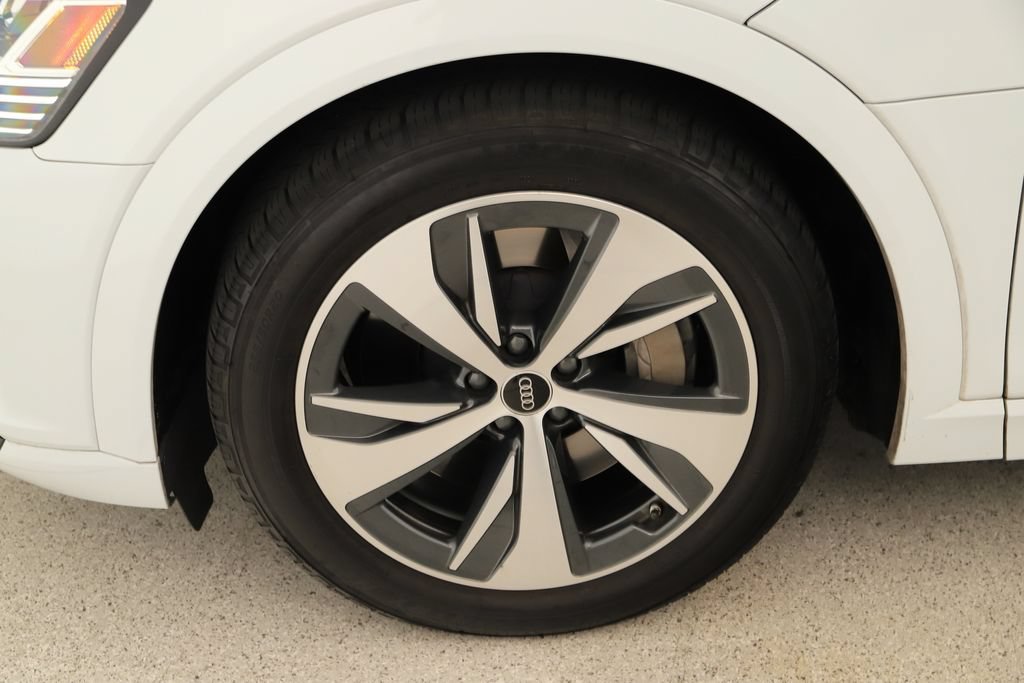 Certified 2024 Audi Q8 e-tron Premium AWD/4WD image 37