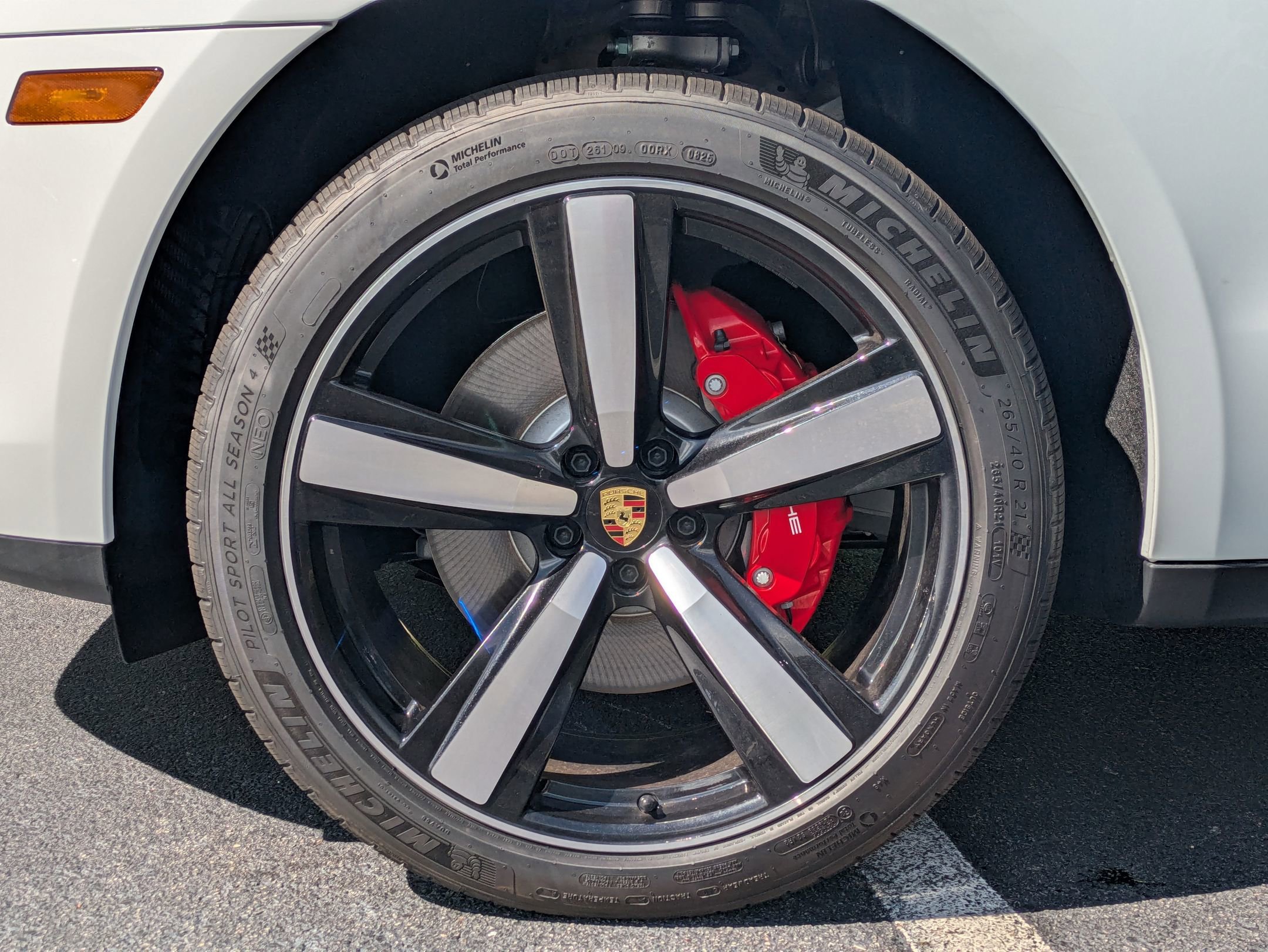 New 2025 Porsche Macan S AWD/4WD image 36