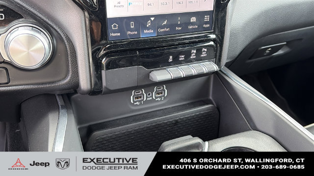 Used 2023 RAM 1500 Laramie AWD/4WD image 17