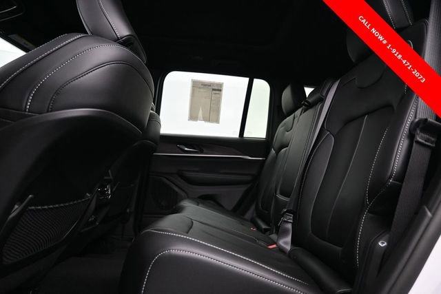 New 2025 Jeep Grand Cherokee Limited AWD/4WD image 18