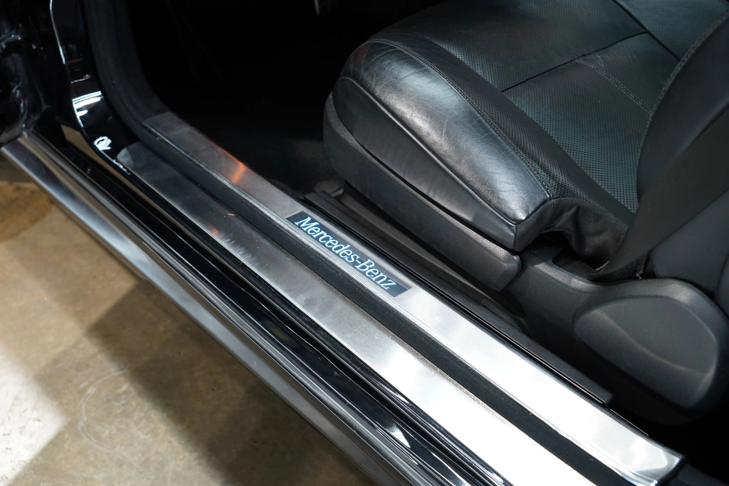 Used 2011 Mercedes-Benz CL 550 4MATIC w/ Sport Pkg Plus One image 37