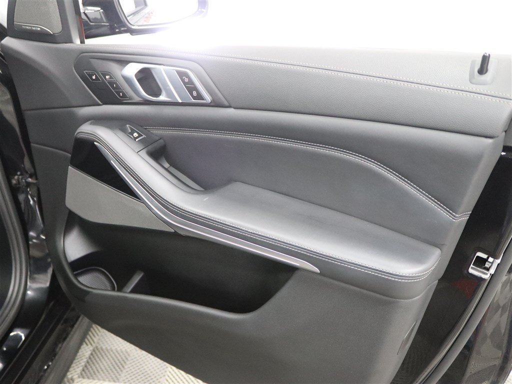 Used 2020 BMW X5 M50i w/ Executive Package AWD/4WD image 33
