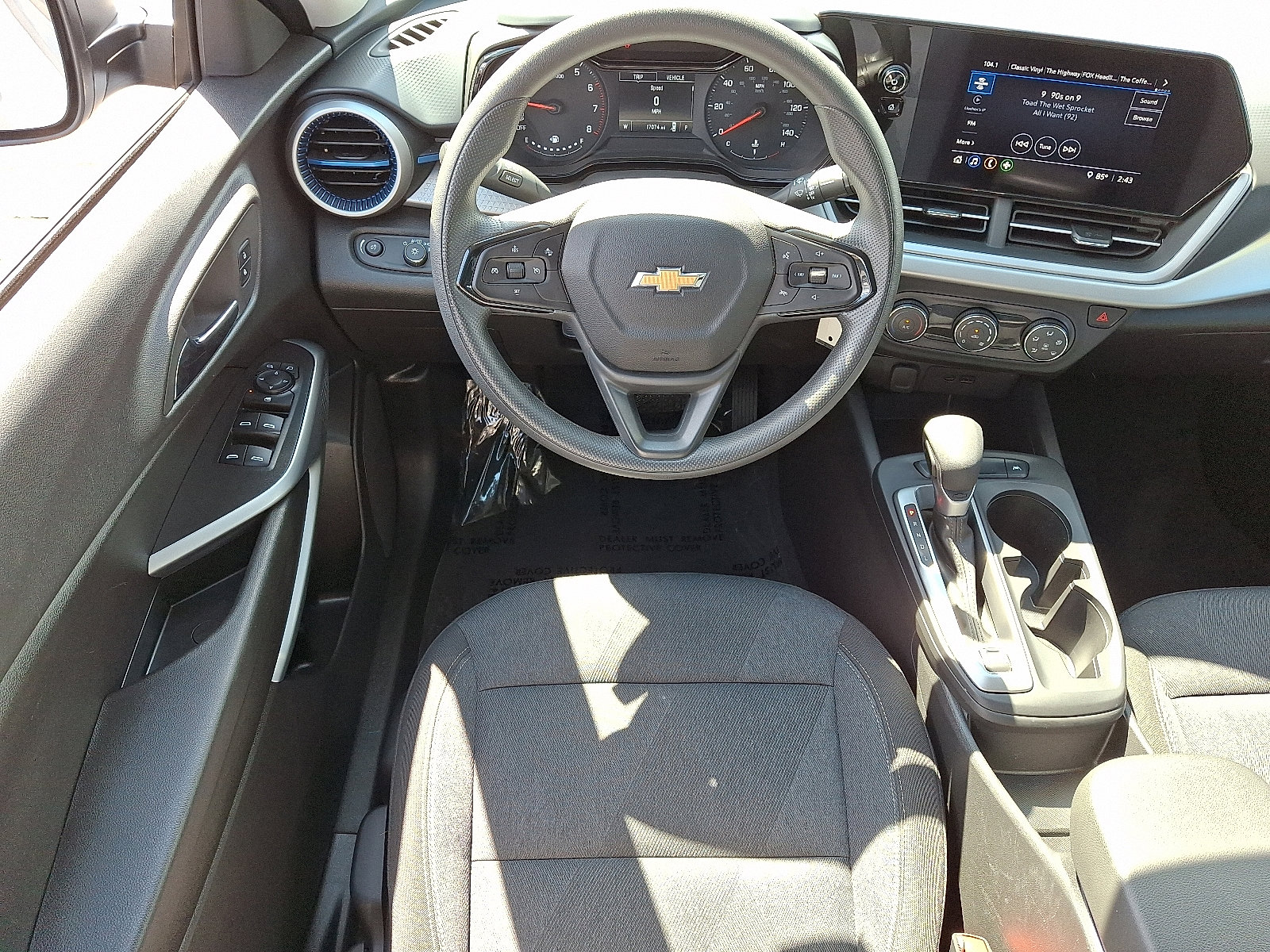Used 2025 Chevrolet Trax LS image 12