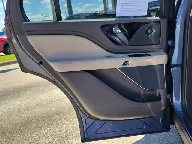Used 2021 Lincoln Aviator Reserve w/ Elements Package Plus AWD/4WD image 14