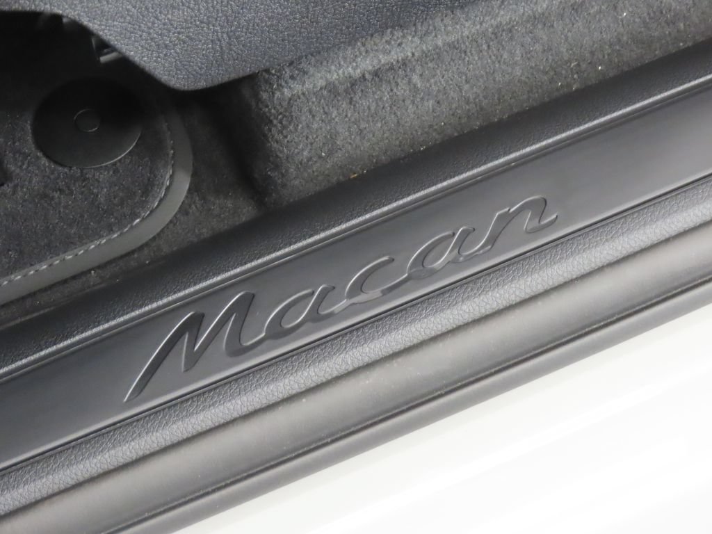 New 2026 Porsche Macan AWD/4WD image 42