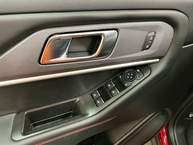 Used 2025 Ford Explorer ST-Line image 16