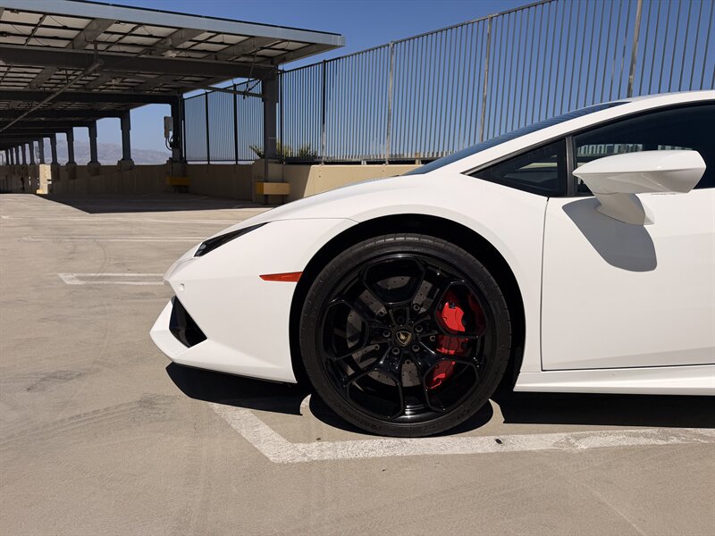 Used 2016 Lamborghini Huracan LP 610-4 AWD/4WD image 13