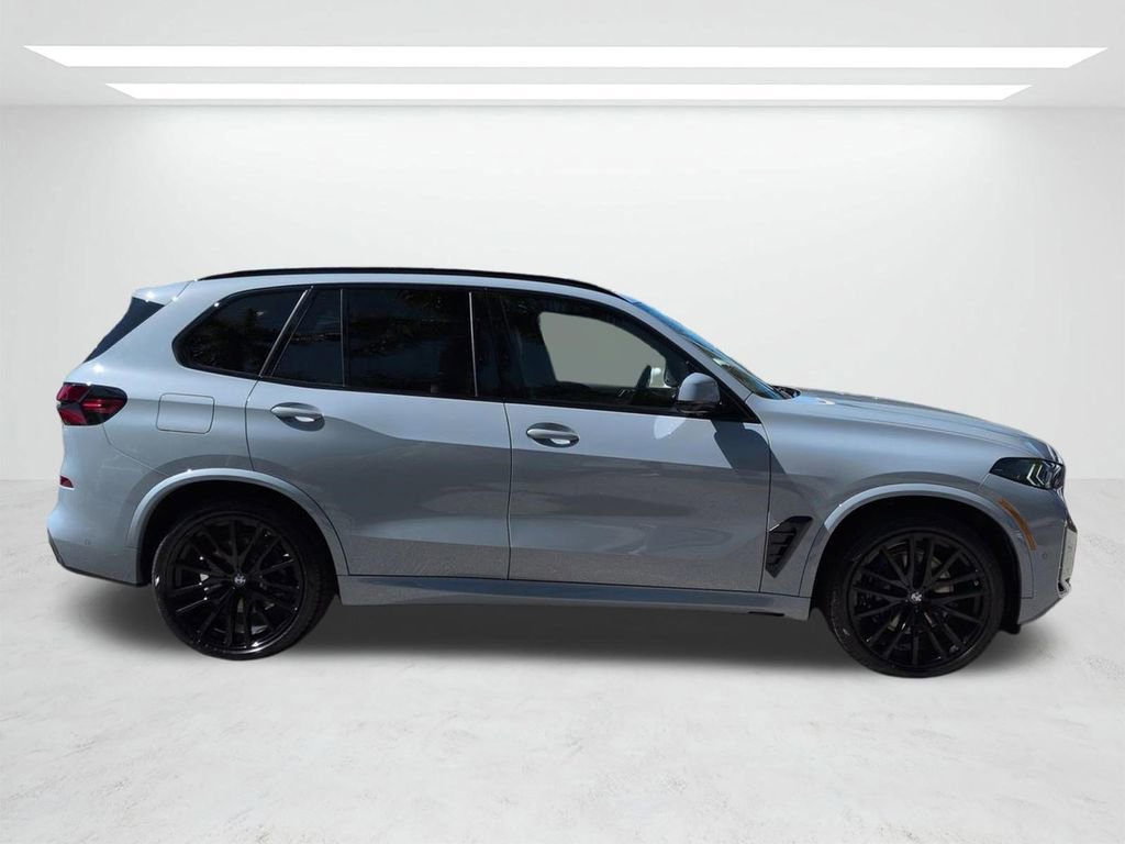 New 2026 BMW X5 xDrive40i w/ M Sport Package image 3