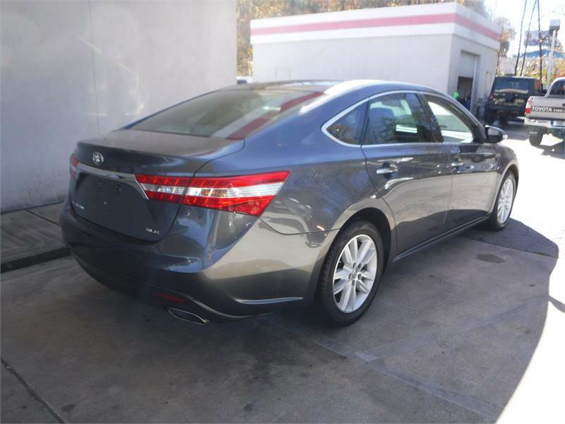 Used 2013 Toyota Avalon image 3