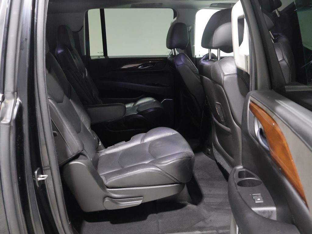 Used 2018 Cadillac Escalade ESV Premium Luxury AWD/4WD image 25