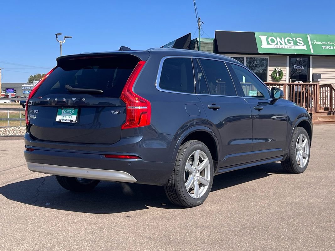 Used 2022 Volvo XC90 T6 Momentum AWD/4WD image 8
