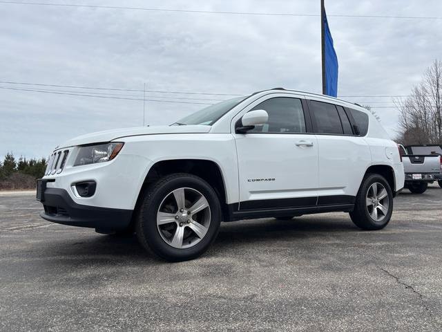 Used 2017 Jeep Compass High Altitude AWD/4WD image 3
