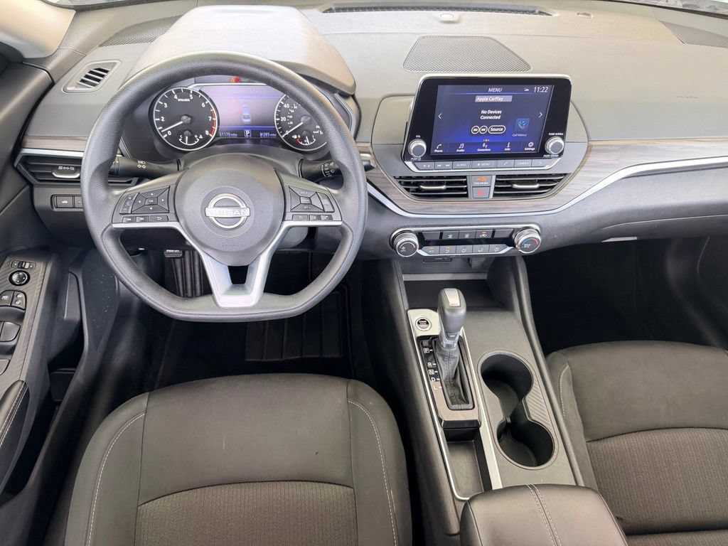 Used 2025 Nissan Altima 2.5 SV FWD image 15