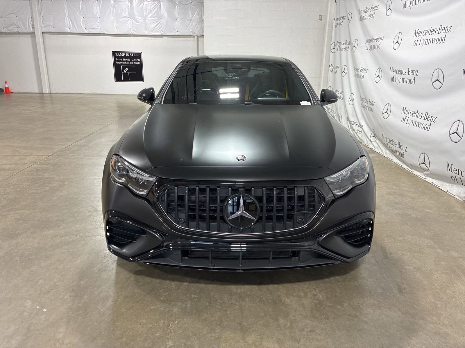 Used 2025 Mercedes-Benz E 53 AMG e 4MATIC Sedan image 2