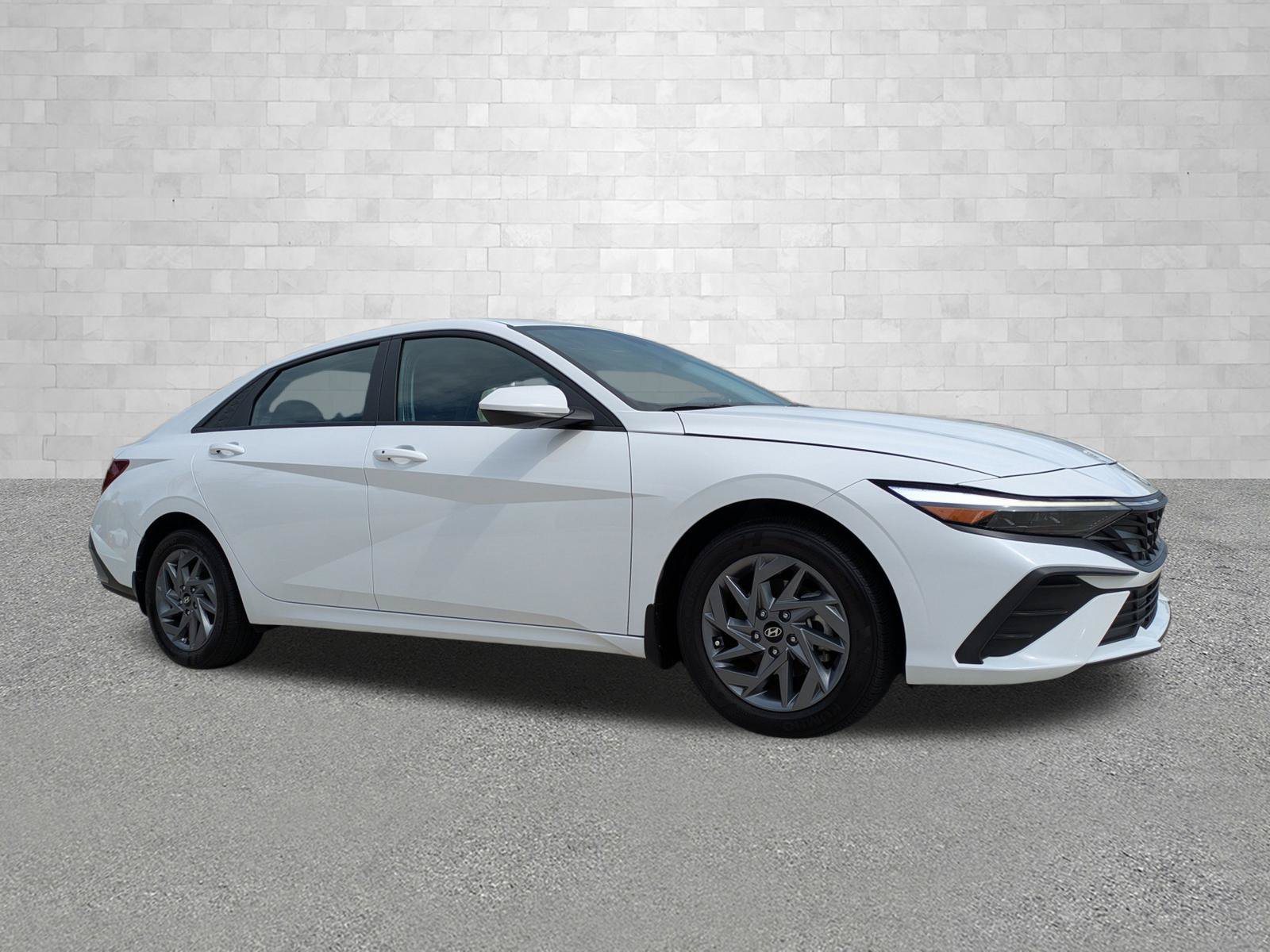 Certified 2024 Hyundai Elantra Blue FWD image 1