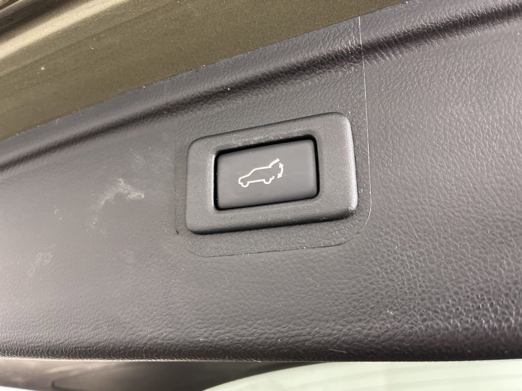 Used 2019 Subaru Outback 2.5i Touring image 11