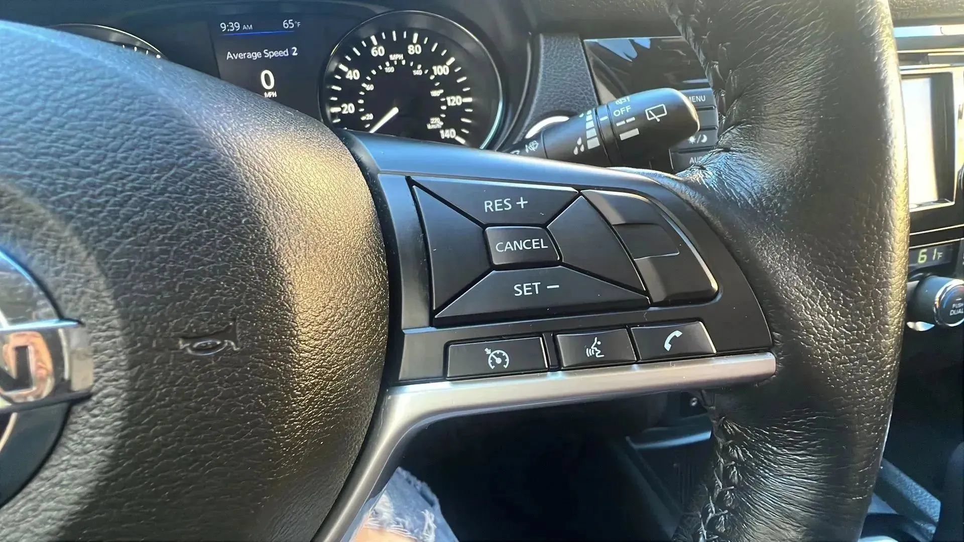 Used 2019 Nissan Rogue SV AWD/4WD image 16
