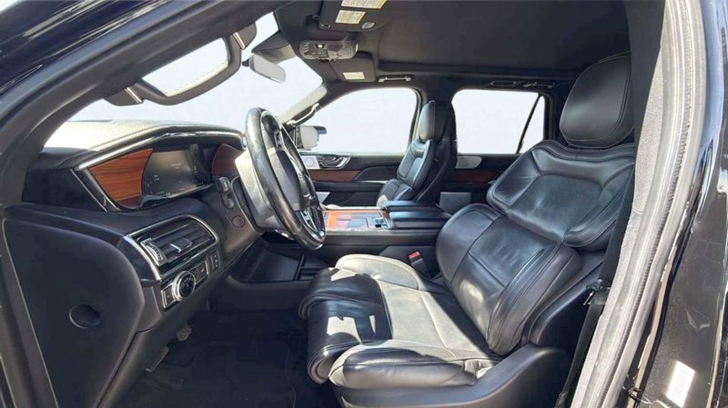 Used 2018 Lincoln Navigator Reserve w/ Technology Package image 17